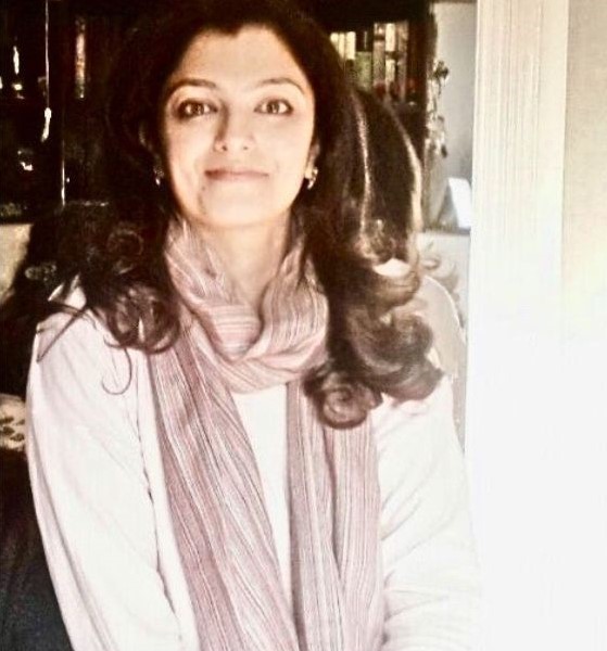 freelance content writer Sabina Ahmed headshot