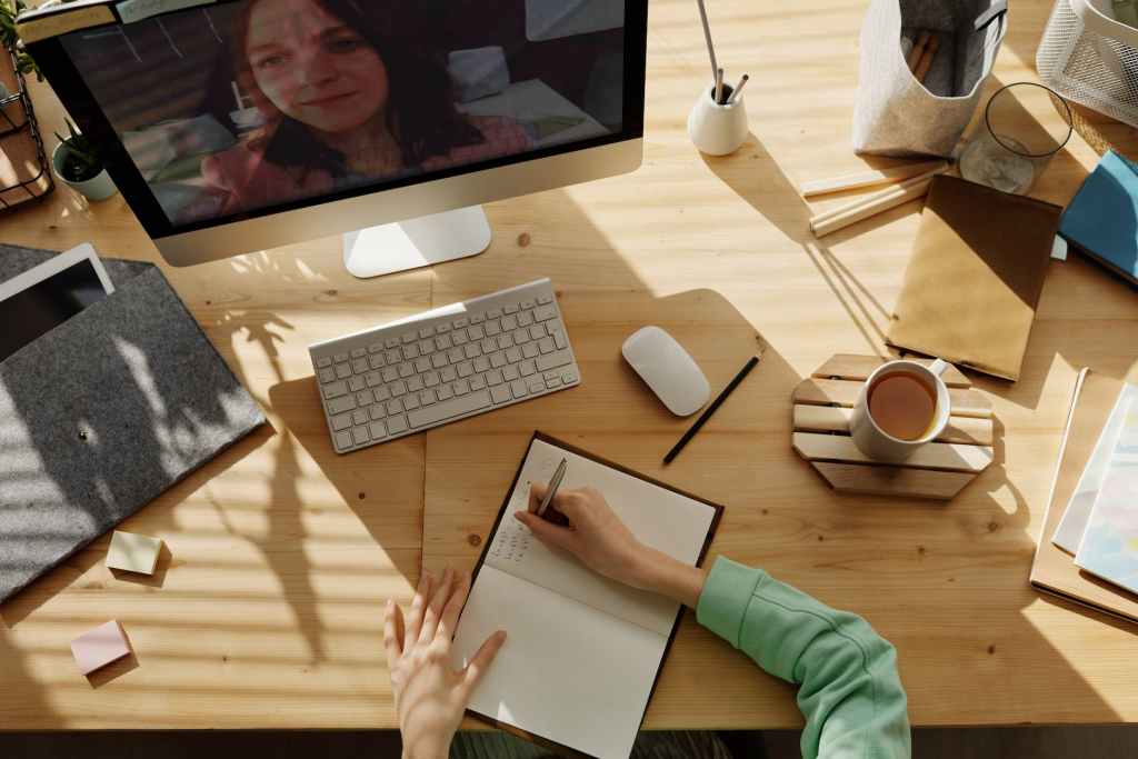 Freelance Content Writer, SEO Blog Specialist, Ghostwriter – squareONE women having video call with client